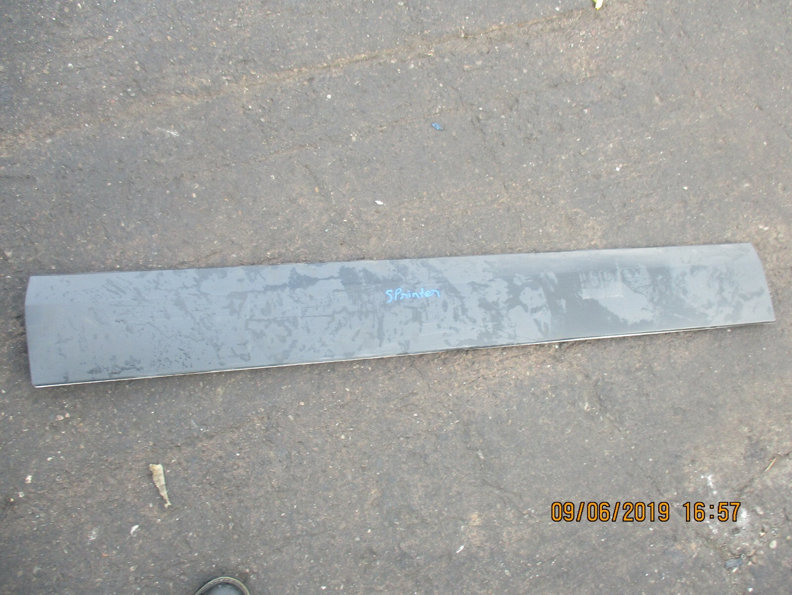 MERCEDES SPRINTER W906 OS DRIVER SIDE DOOR MOULDING TRIM A9066900862