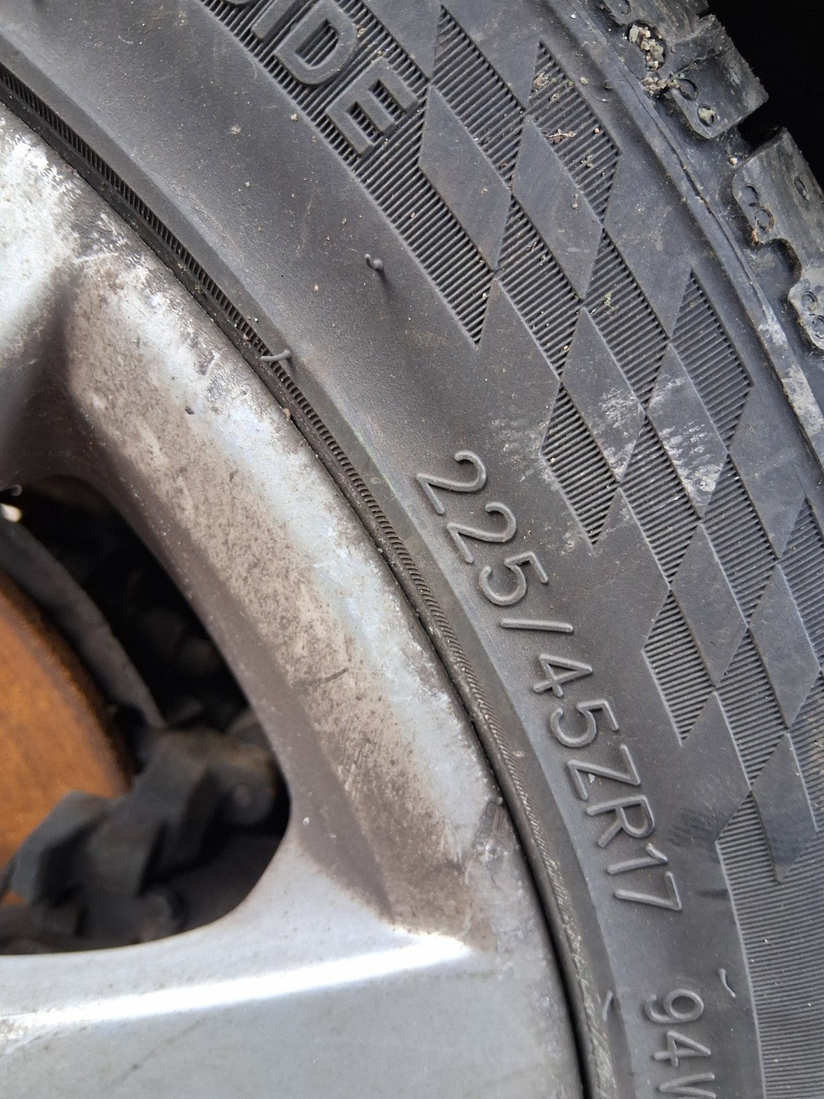 2016 VOLKSWAGEN GOLF MK7 17 INCH ALLOY WHEEL WITH TYRE 225/45R17