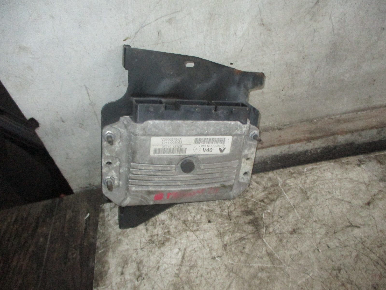 RENAULT MEGANE MK3 2010 1.6 PETROL ECU ENGINE CONTROL MODULE 237101353R