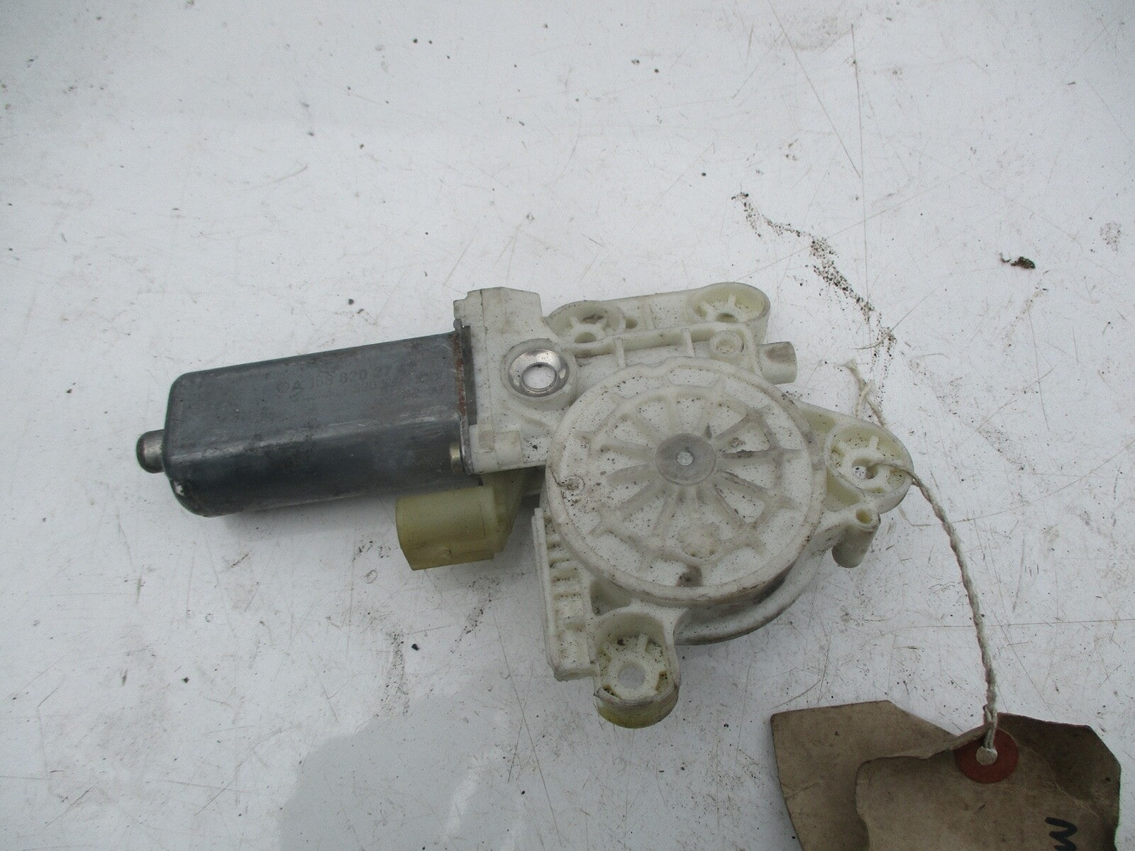 MERCEDES A CLASS W168 1999 NSF PASSENGER SIDE FRONT WINDOW MOTOR A168 830 37 42