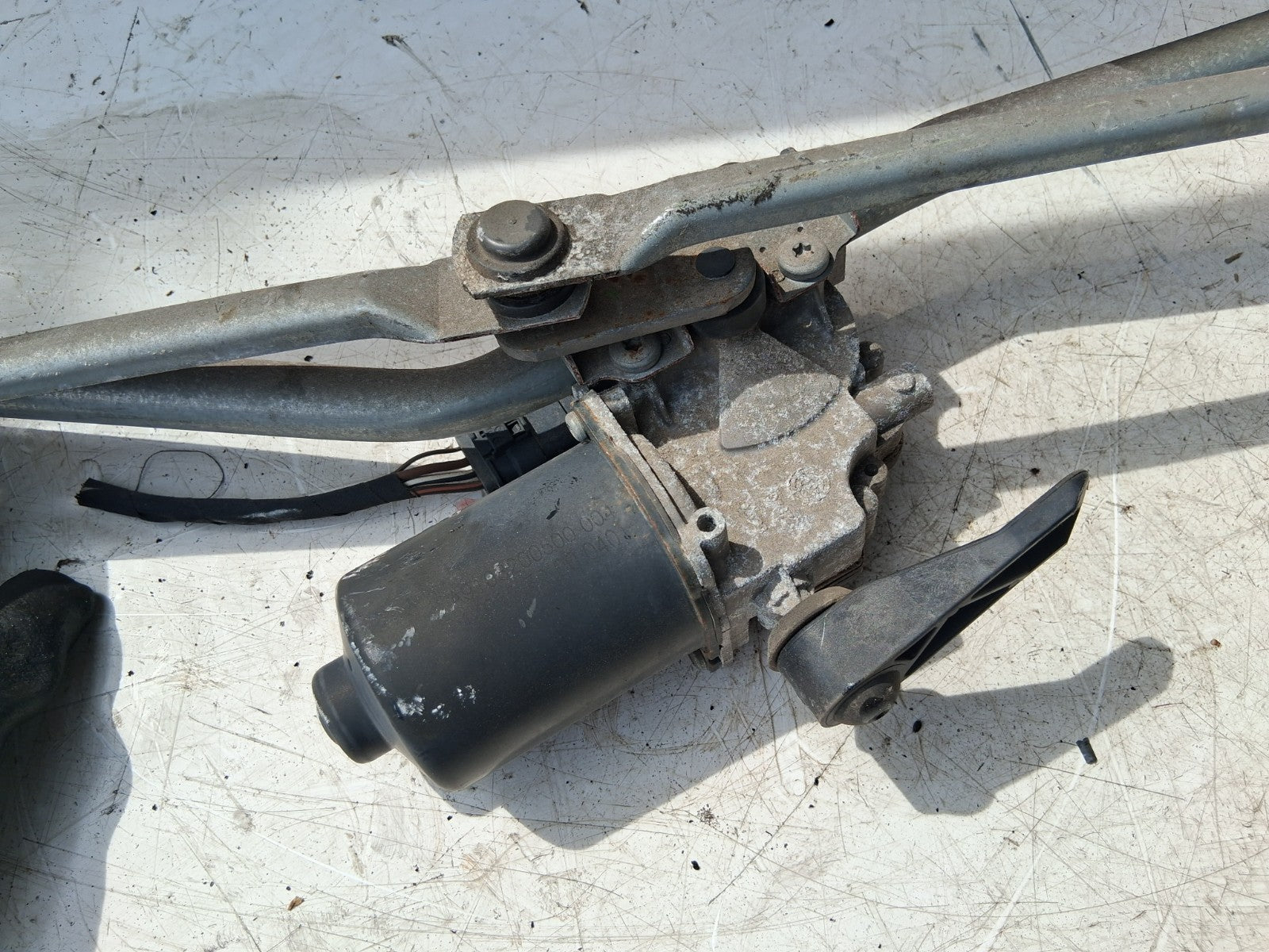 2021 MERCEDES SPRINTER W907 FRONT WINDSCREEN WIPER MOTOR LINKAGE A9108200500