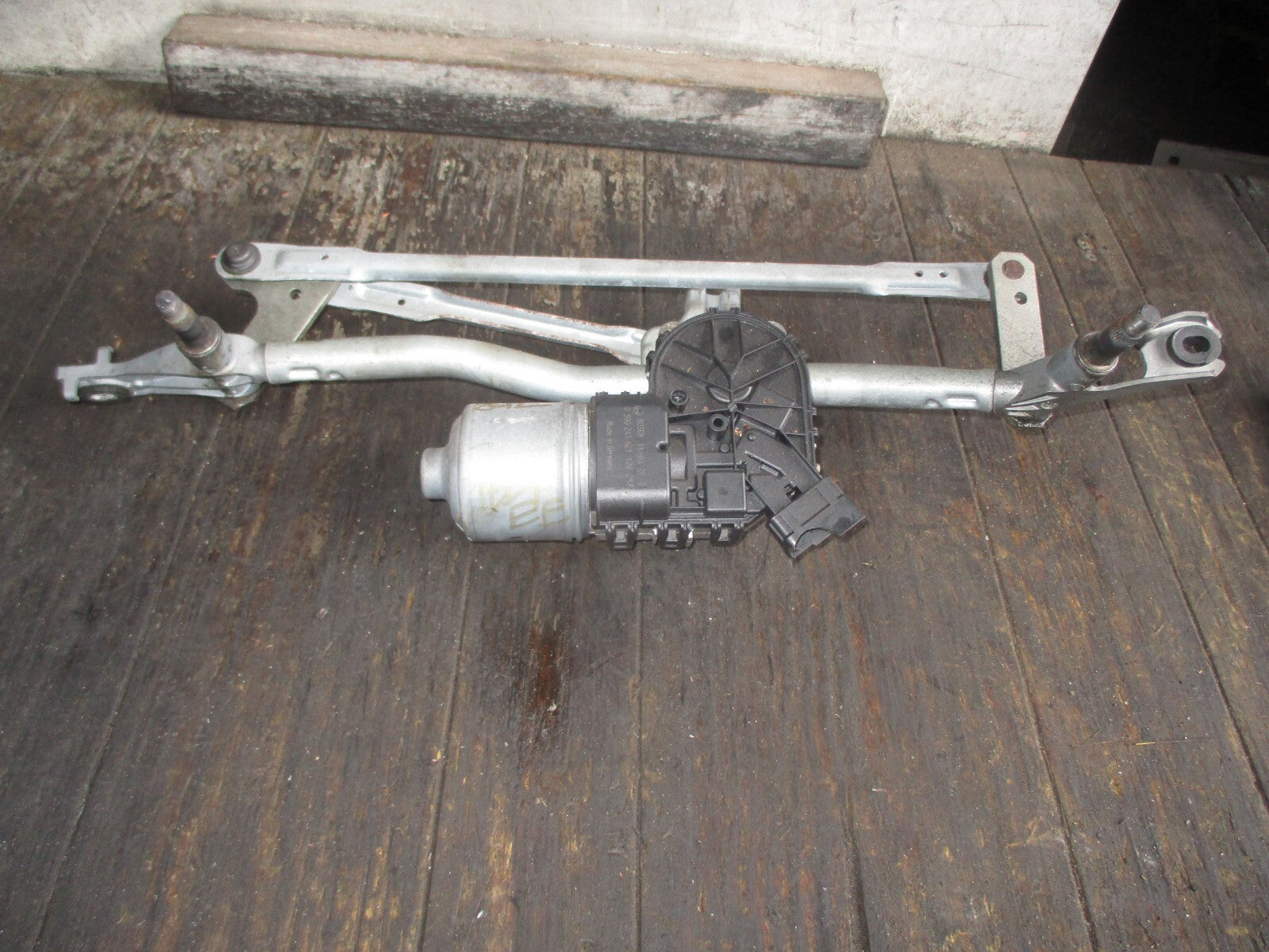 PEUGEOT TEEPEE PARTNER BERLINGO FRONT WINDSCEEN WIPER MOTOR LINKAGES 9683100780