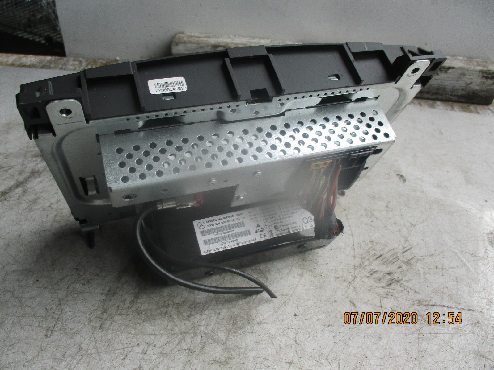 VW VOLKSWAGEN 2015 CRAFTER RADIO STEREO HEAD UNIT 9069008800