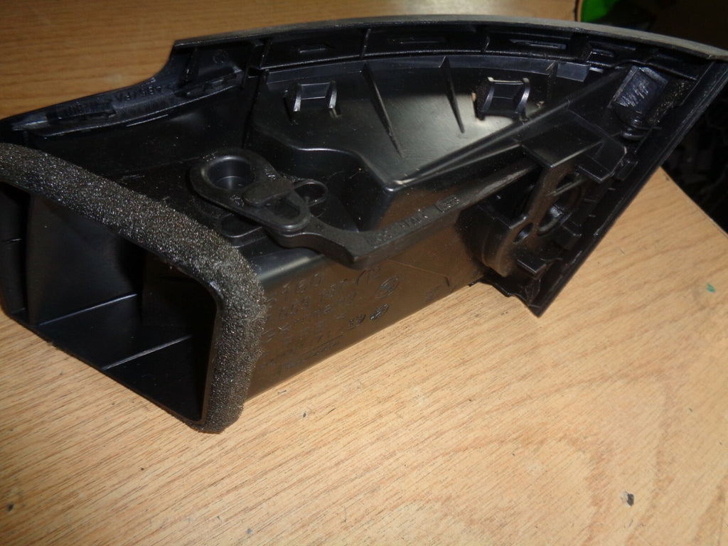 BMW 1 SERIES E81 E2 E87 E88 DASH AIR VENT NS PASSENGER SIDE AIR VENT 7059187