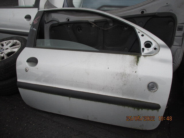 PEUGEOT 206 2005 3 DOOR OSF DRIVER SIDE COMPLETE DOOR SILVER