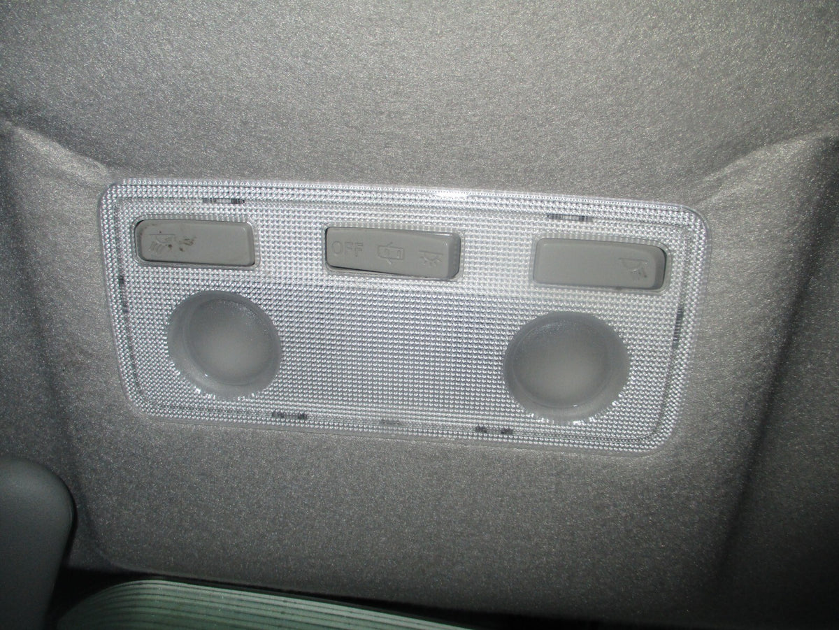 TOYOTA YARIS MK3 2018 FRONT INTERIOR ROOF READING LIGHT