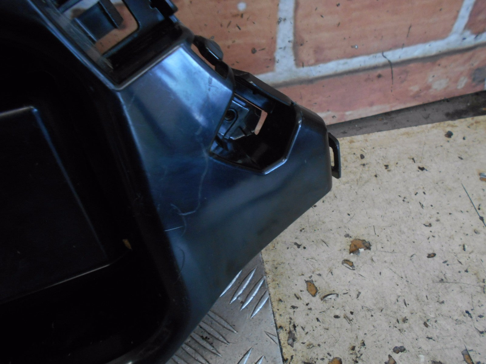 BMW 1 SERIES F20 2016 NSR PASSENGER SIDE REAR LEFT BUMPER BRACKET 7371753