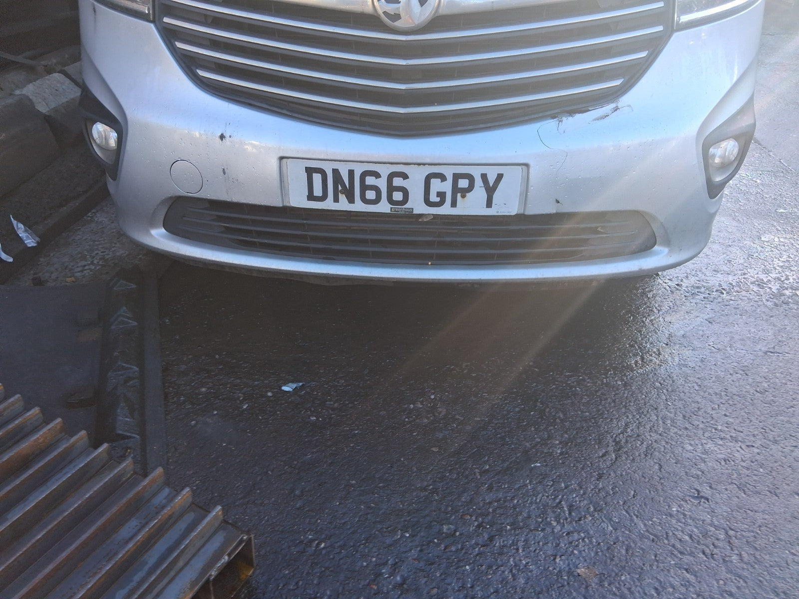 2017 VAUXHALL VIVARO MK2 COMPLETE FRONT BUMPER PLATINUM SILVER L193