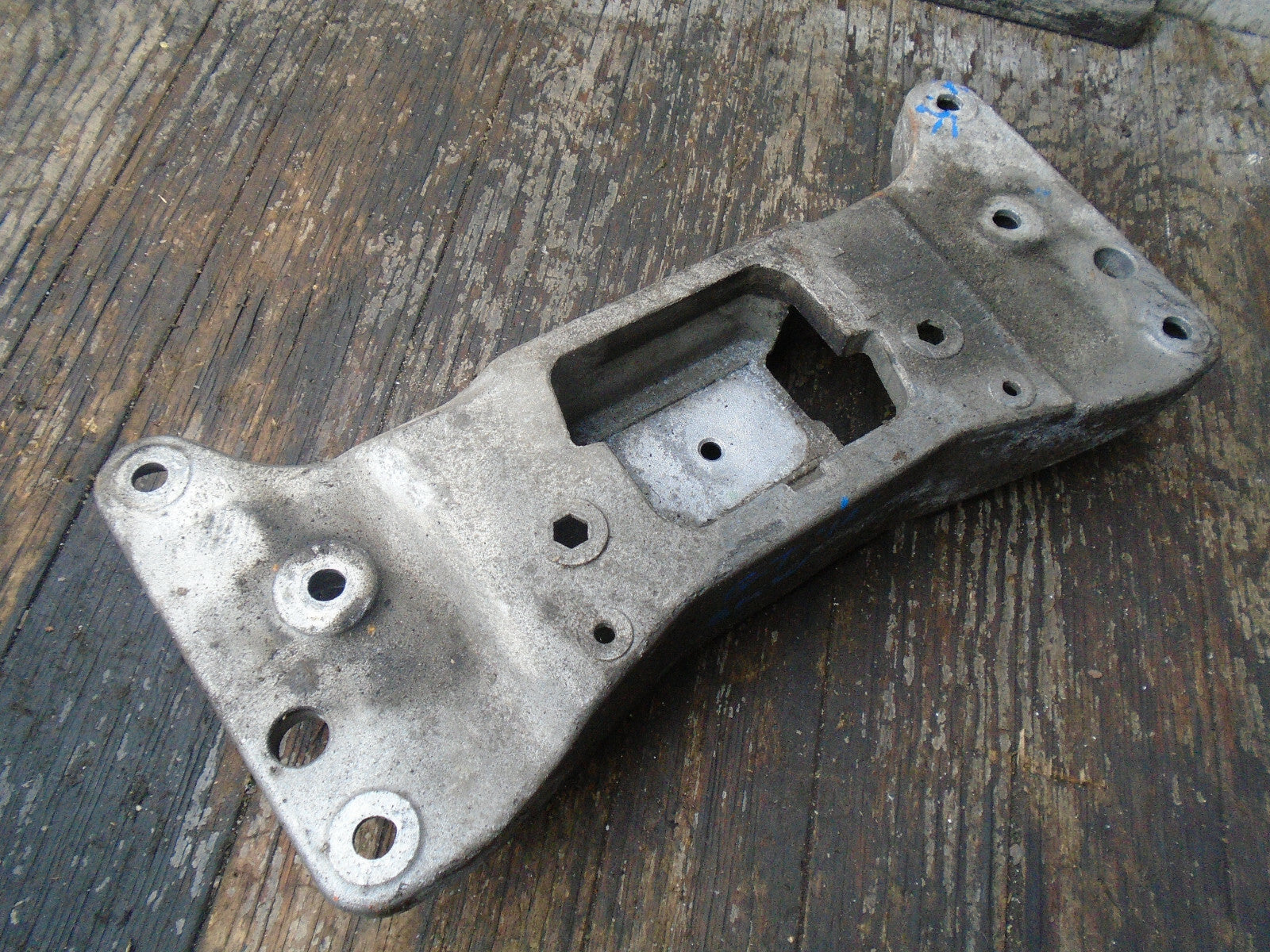 BMW 5 SERIES GT F07 AUTOMATIC GEARBOX MOUNT BRACKET 6781222