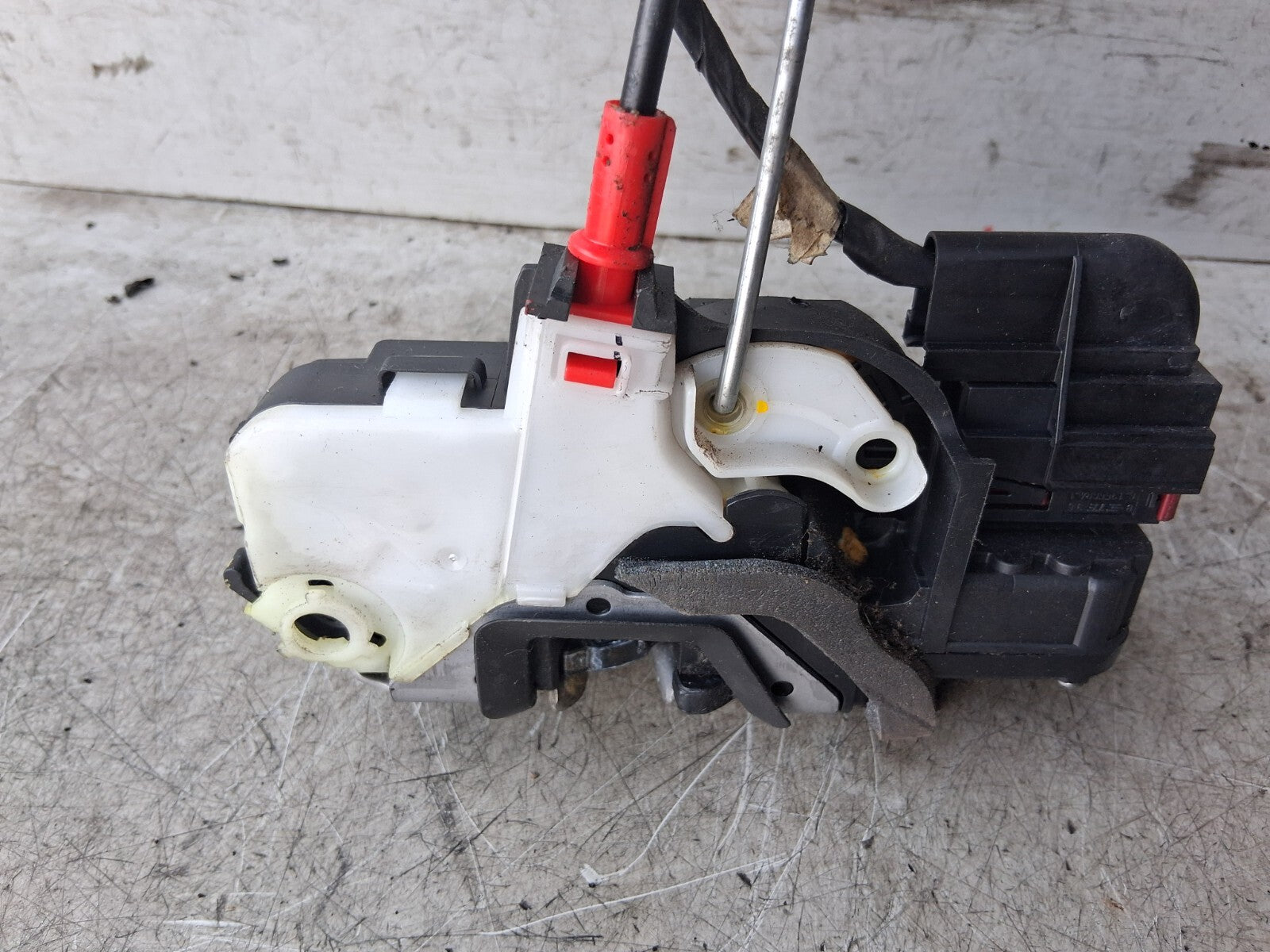 VAUXHALL ZAFIRA C 2016 OSF DRIVER SIDE FRONT DOOR LOCK MECHANISM 3023881