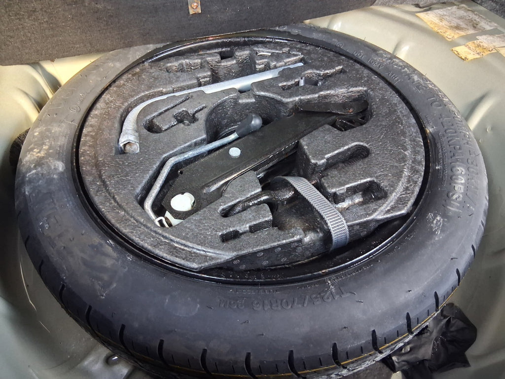 2012 VW VOLKSWAGEN GOLF MK6 SPARE WHEEL WITH JACK SET KIT T125/70R16