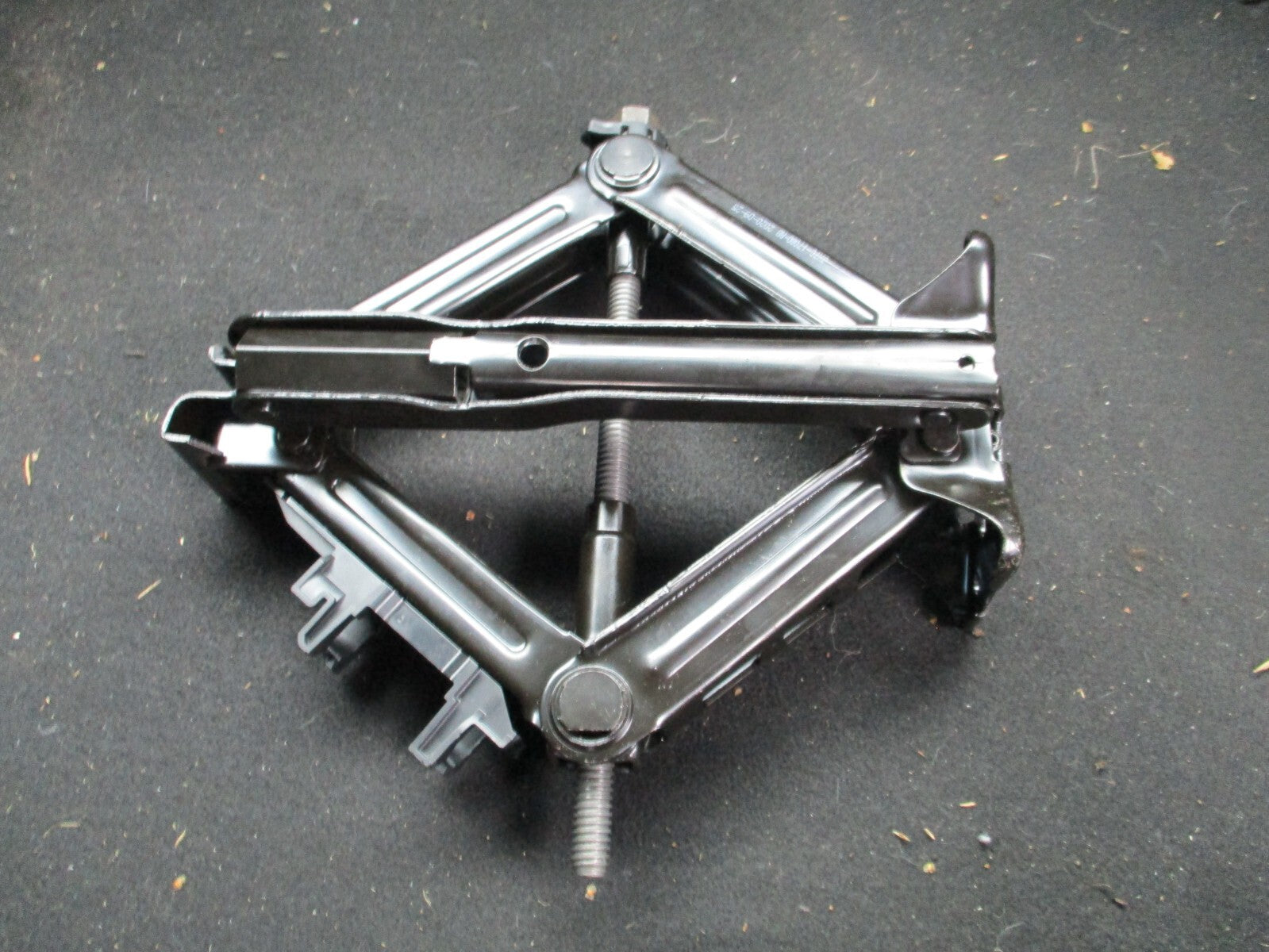 FORD FOCUS MK4 2021 WHEEL LIFTING JACK WITH HANDLE METAL