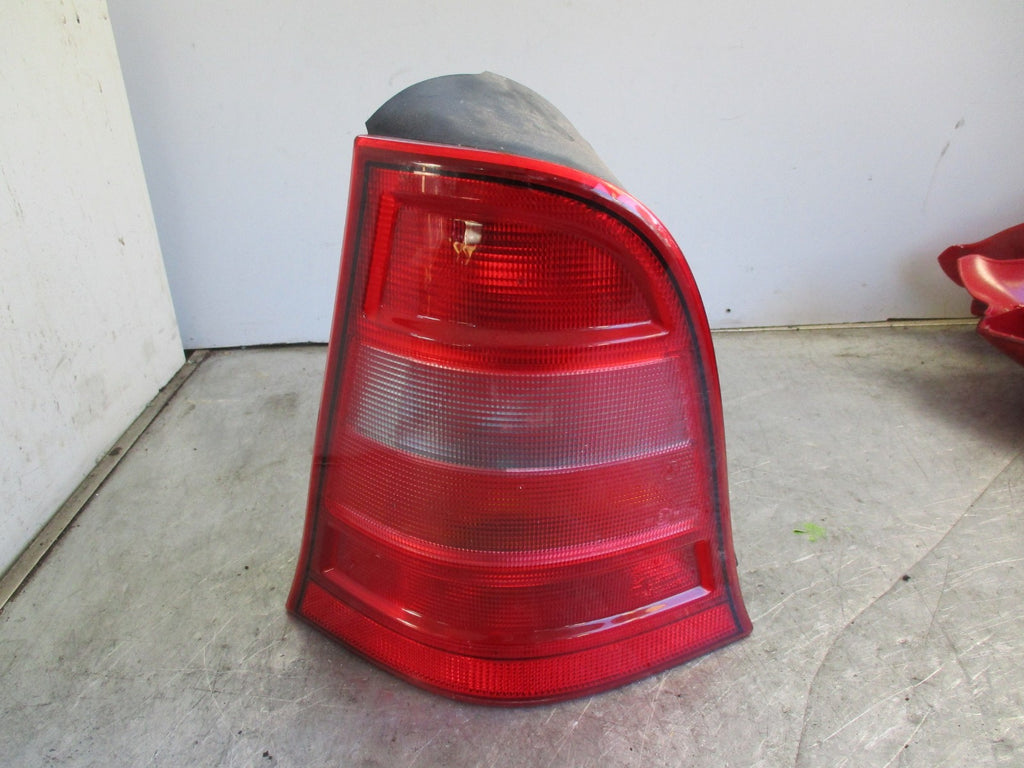 MERCEDES A CLASS W168 NS PASSENGER SIDE REAR LIGHT 168 820 10 64R