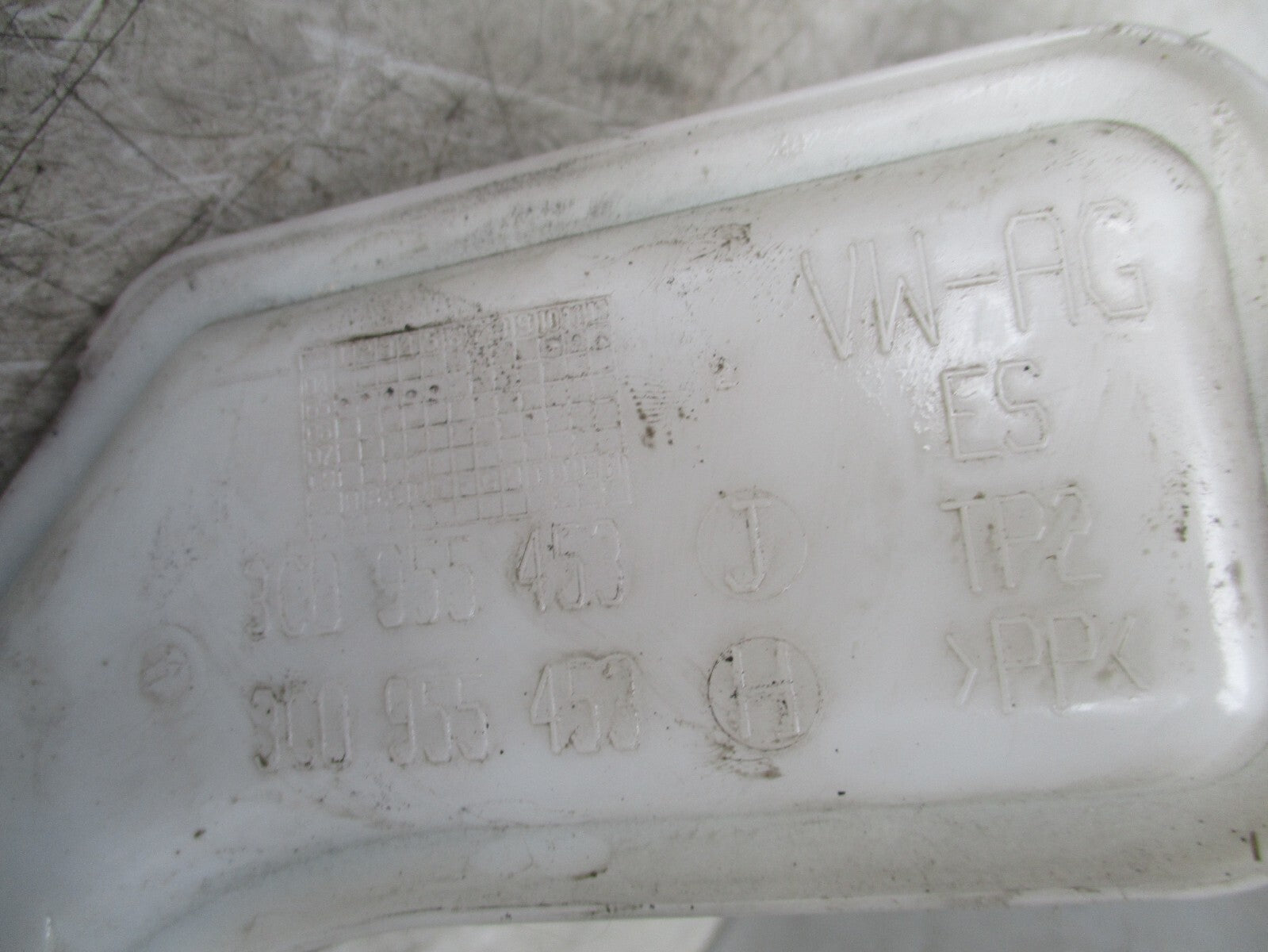 VOLKSWAGEN PASSAT 2006 WIND SCREEN WASHER BOTTLE 3C0955453