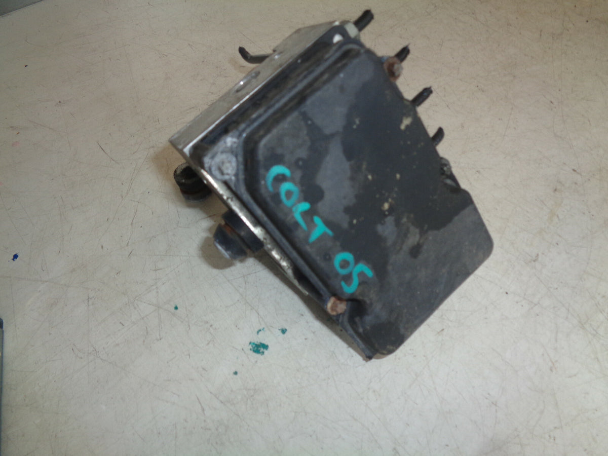 MITSUBISHI COLT MK6 2005 1.1 PETROL ABS PUMP AND MODULE MN116161