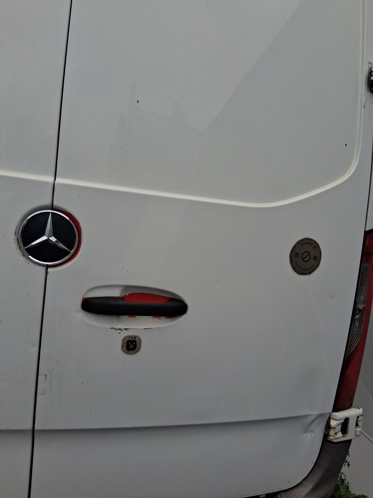 2018 MERCEDES BENZ SPRINTER W907 OSR DRIVER SIDE COMPLETE REAR RIGHT DOOR WHITE