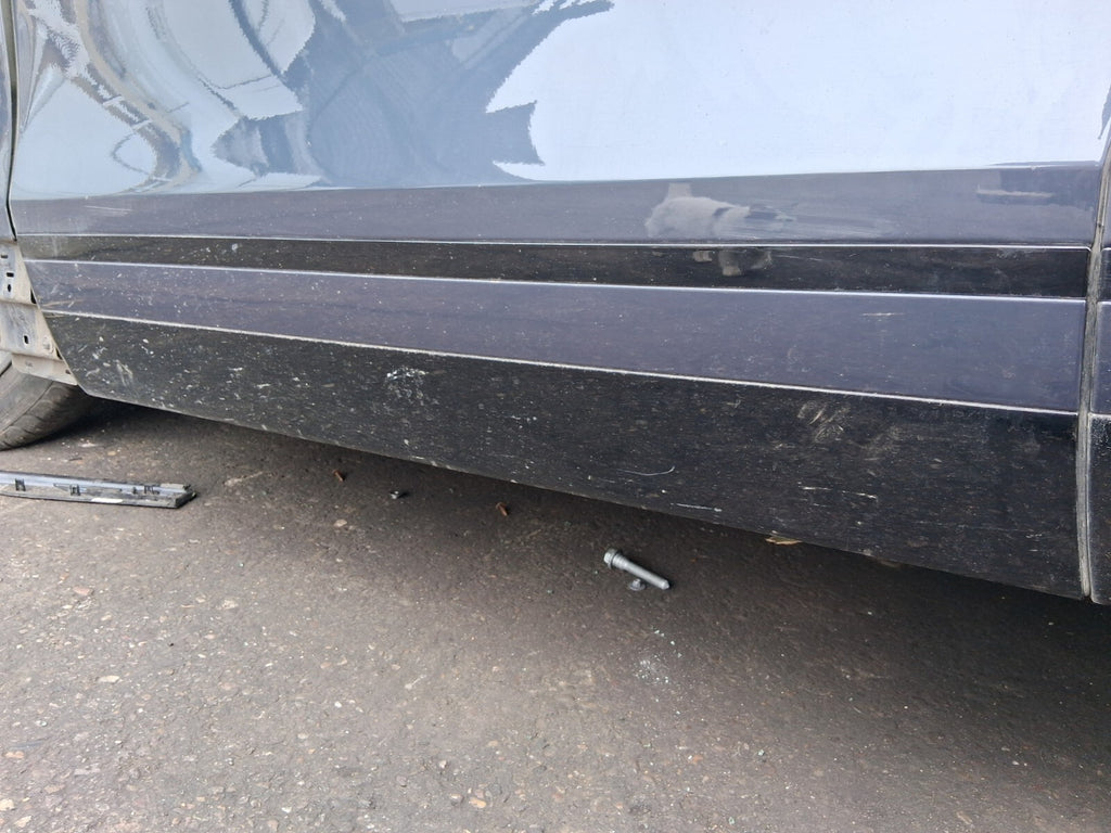 2024 RANGE ROVER VELAR P400e NSF PASSENGER FRONT DOOR MOLDING VARESINE BLUE 1EH