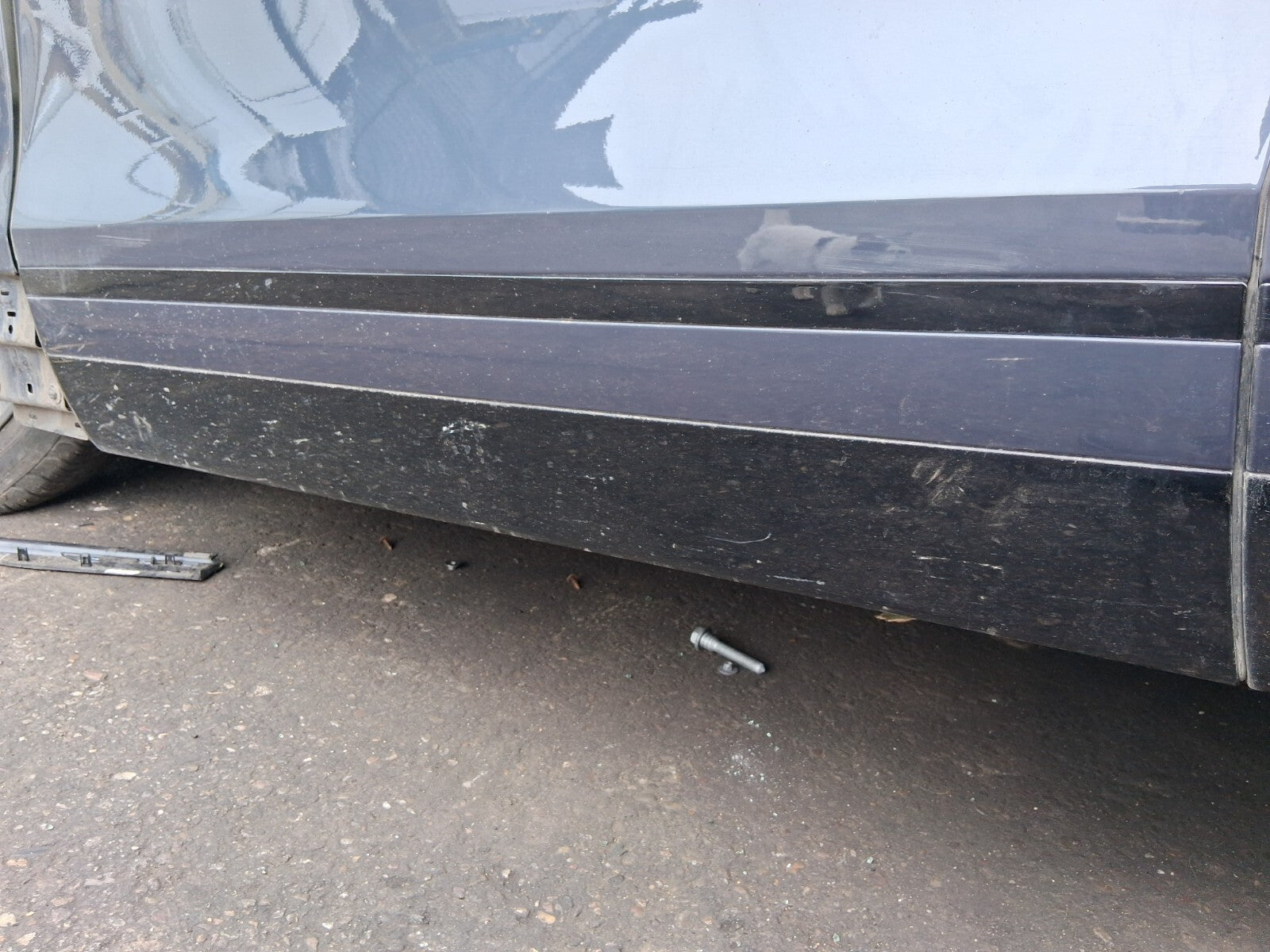 2024 RANGE ROVER VELAR P400e NSF PASSENGER FRONT DOOR MOLDING VARESINE BLUE 1EH