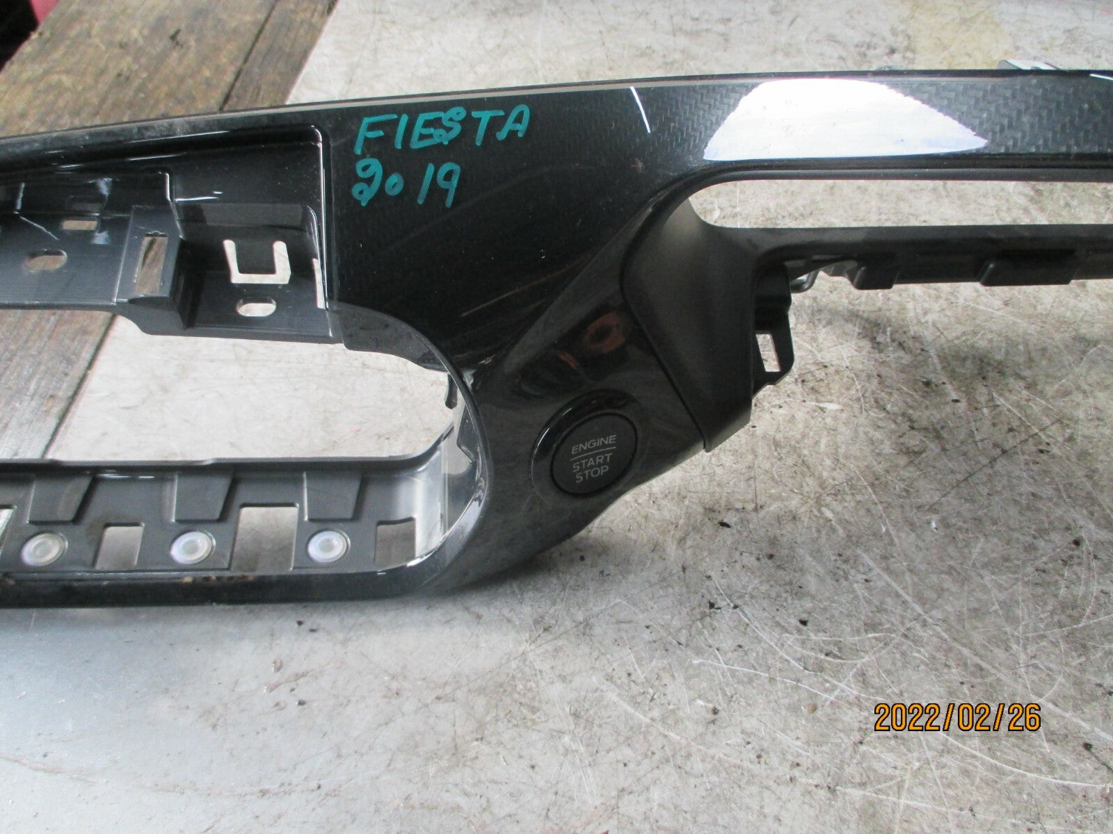 FORD FIESTA 2019 MK8 SPEEDOMETER INSTRUMENT CLUSTER SURROUND H1BB18835