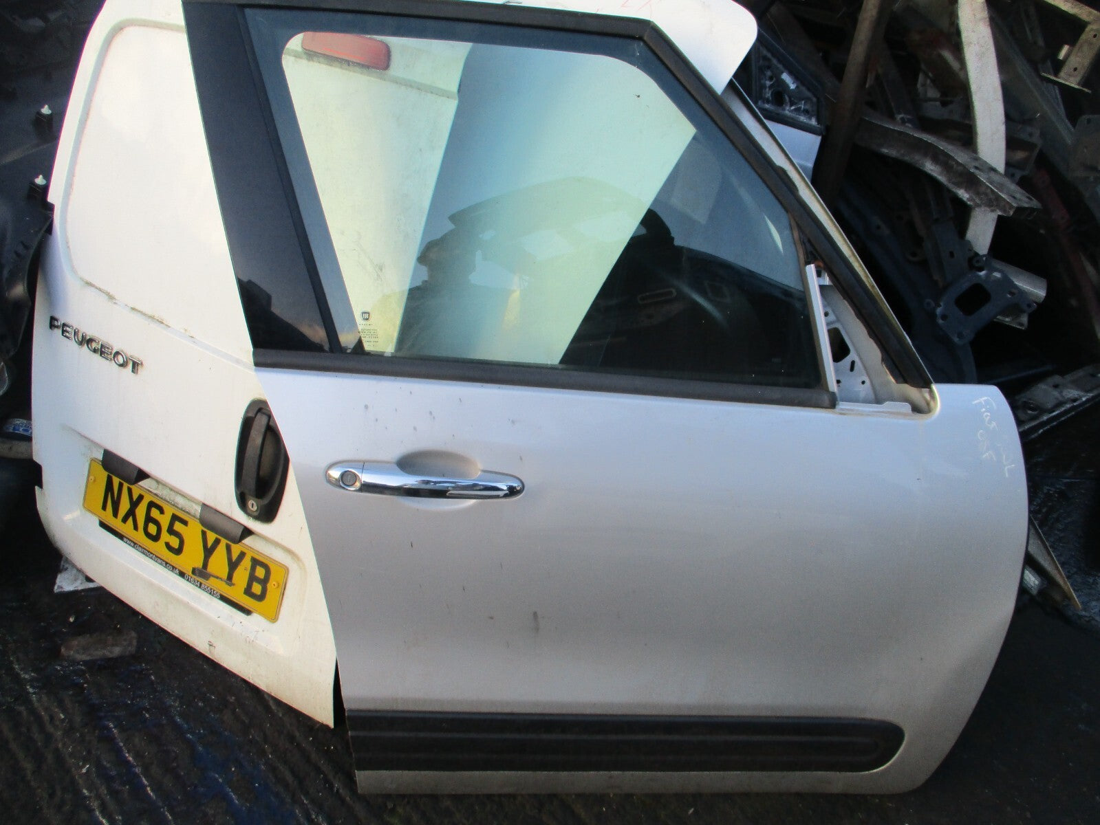 FIAT 500 L 2013 OS DRIVER SIDE FRONT DOOR MINIMAL GREY MET 612/A
