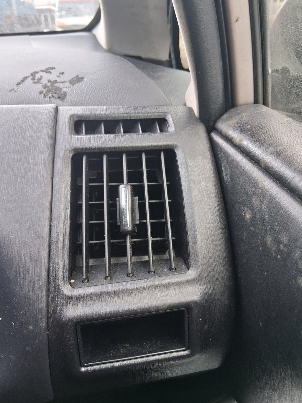 2018 TOYOTA PRIUS V PLUS XW40 OSF DRIVER SIDE FRONT RIGHT AIR VENT