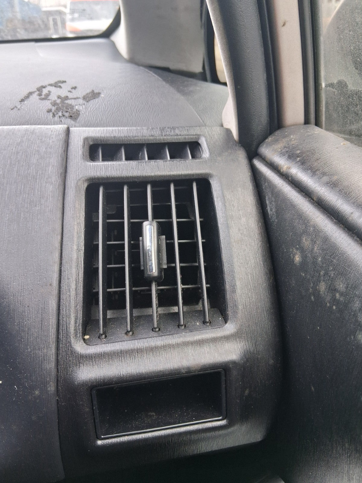 2018 TOYOTA PRIUS V PLUS XW40 OSF DRIVER SIDE FRONT RIGHT AIR VENT
