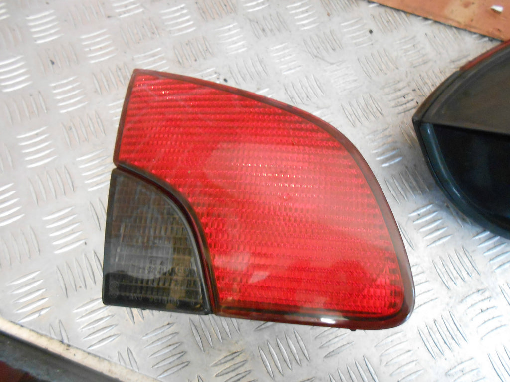 PEUGEOT 406 2002 ESTATE NSR PASSENGER SIDE REAR INNER BRAKE TAIL LIGHT