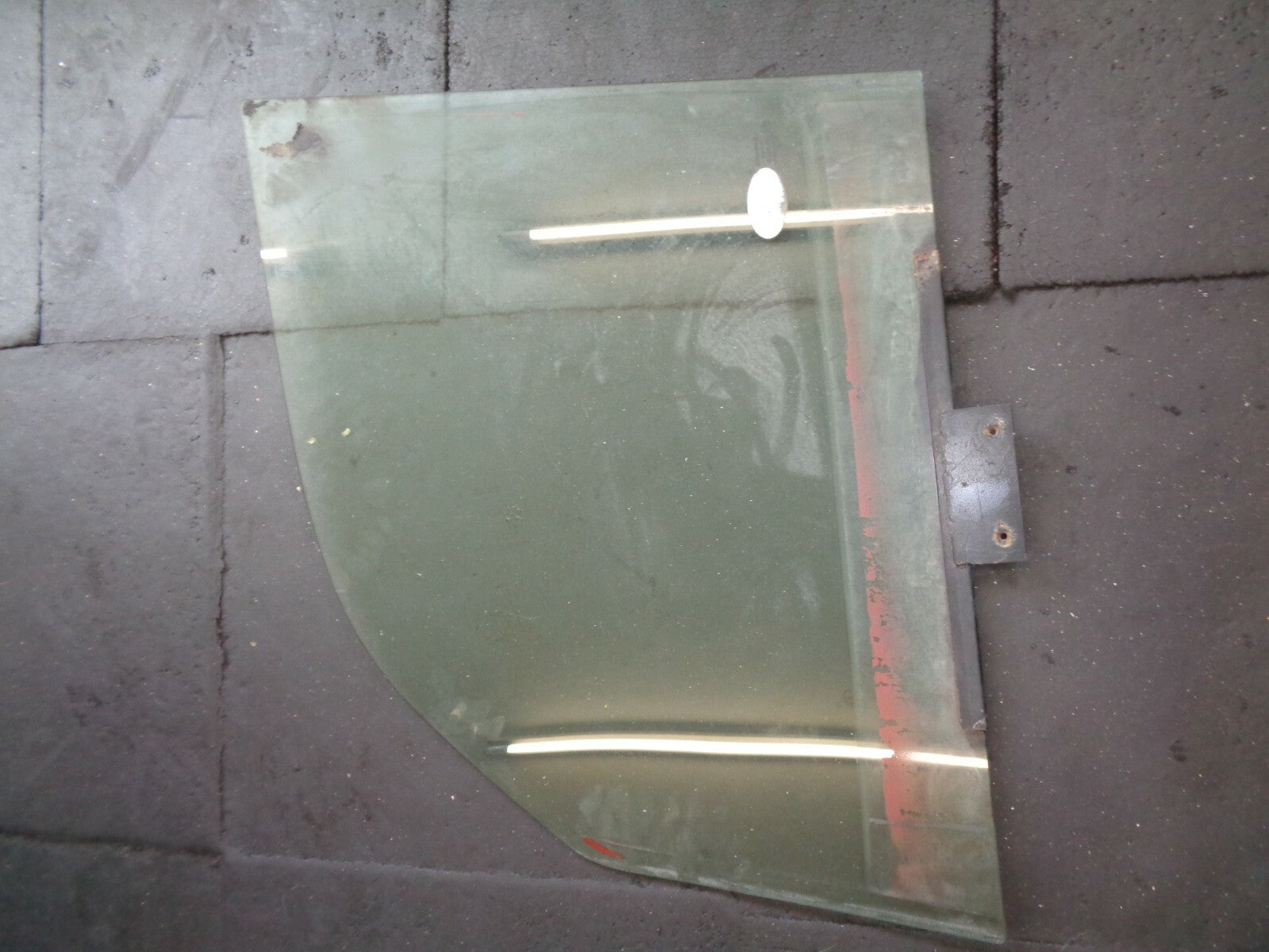 LTI LONDON TAXI 00-06 O/S DRIVER SIDE WINDOW GLASS E943R 000470