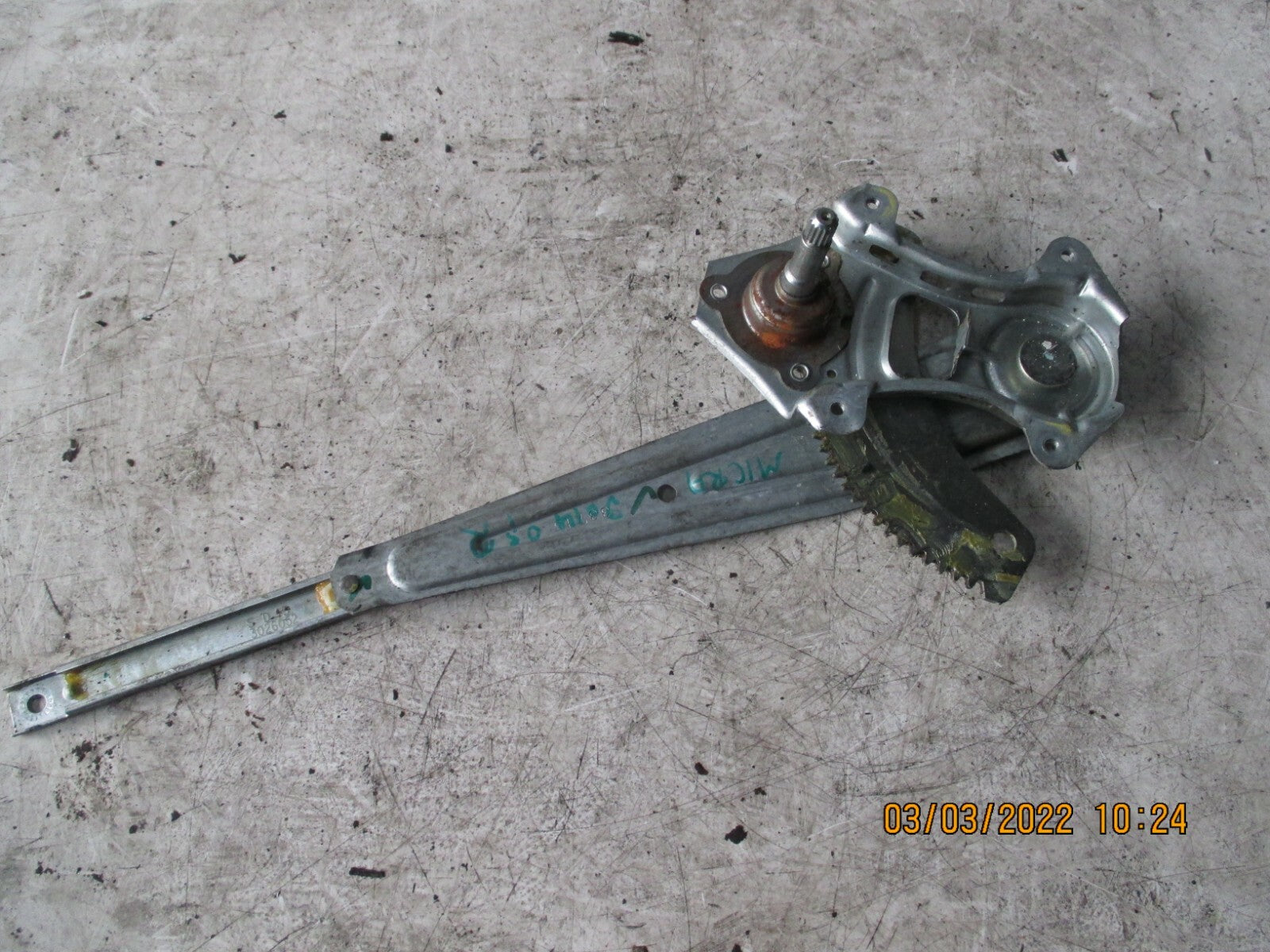 NISSAN MICRA K13 2014 OSR DRIVER SIDE REAR MANUAL WINDOW REGULATOR 82720 1HB5A