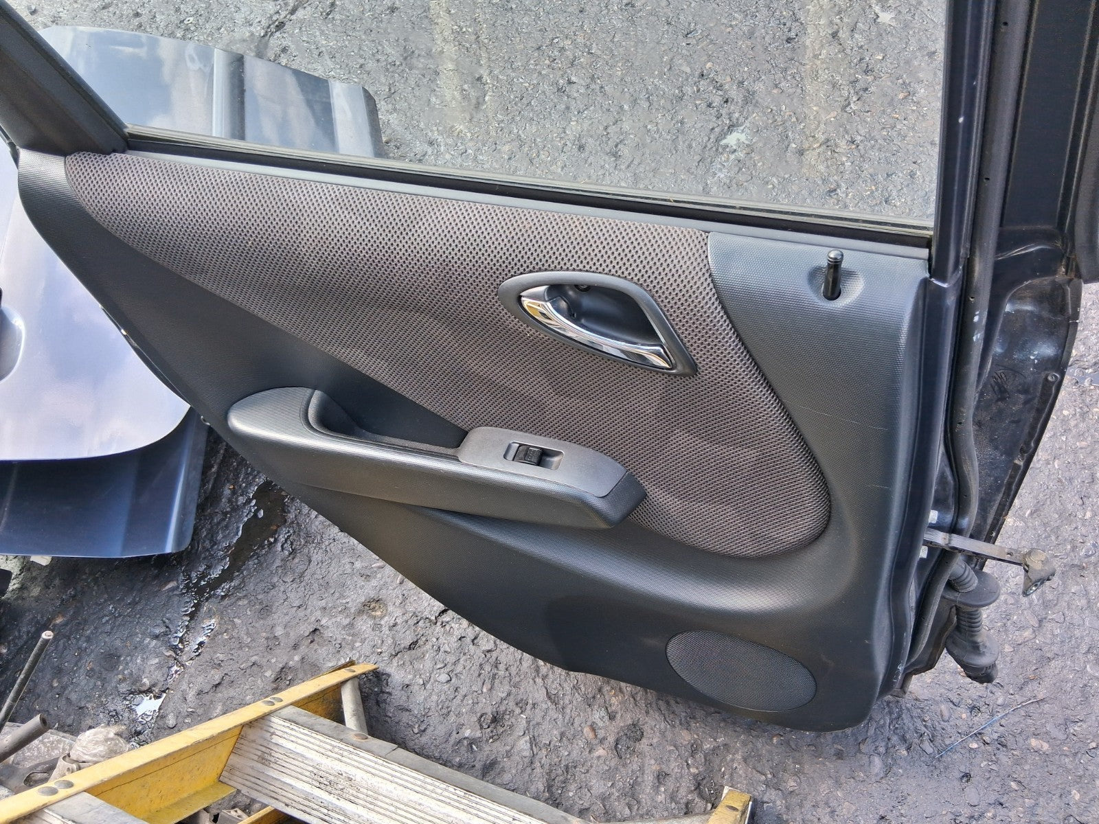 2007 HONDA JAZZ MK2 NSR PASSENGER SIDE REAR LEFT COMPLETE DOOR BLUE