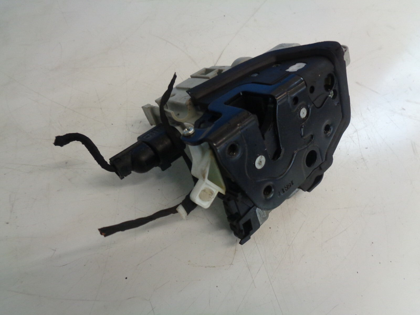 AUDI A5 2017 8W6 5 DOOR OSF DRIVER SIDE FRONT DOOR LOCK MECHANISM 8X2837015B