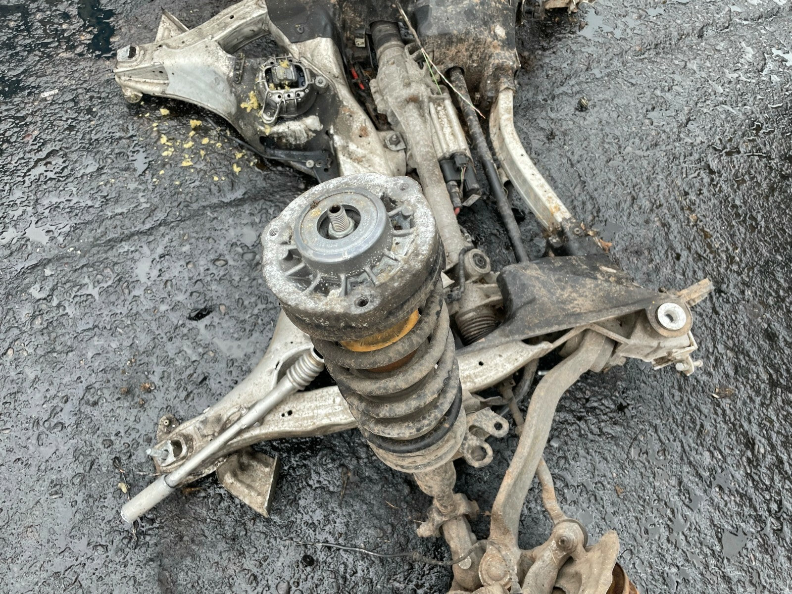 BMW 5 SERIES GT F07 2016 2.0 DIESEL AUTO OSF DRIVER SIDE FRONT SHOCK SPRING HUB