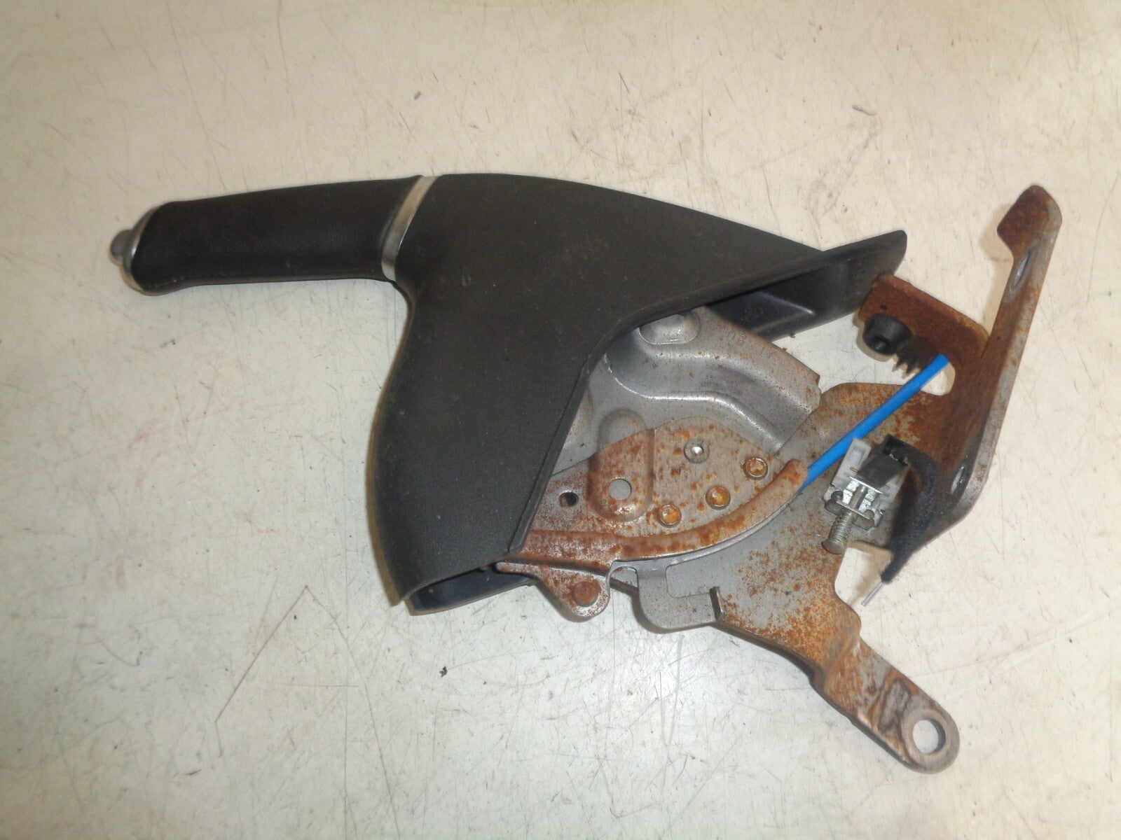 FORD FIESTA MK7 2017 MANUAL HAND BRAKE LEVER HANDLE CHROME BUTTON C1B12780DD