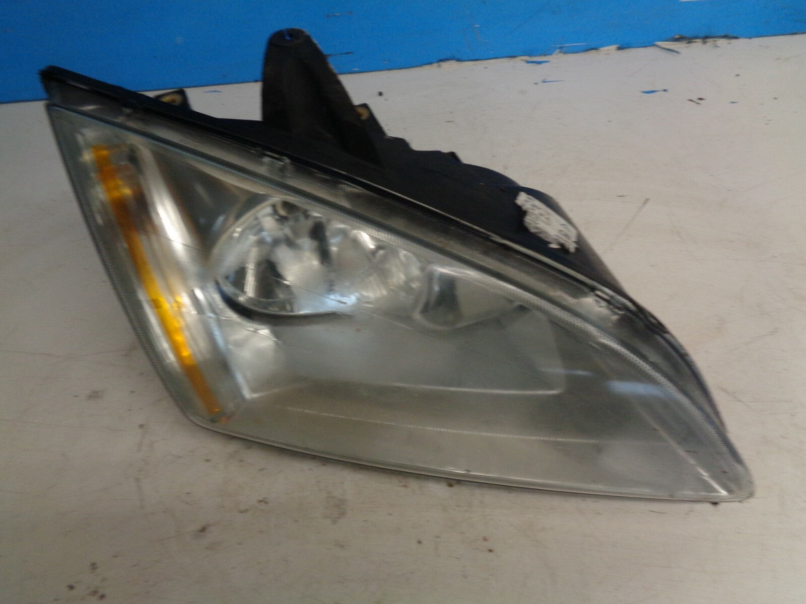 FORD FOCUS MK2 05-07 OS DRIVER SIDE HEADLIGHT BLACK INSERT