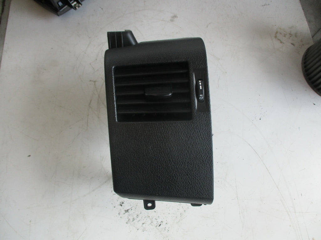 MERCEDES SPRINTER W906 MK2 NS PASSENGER SIDE DASHBOARD SIDE AIR VENT A9068300654