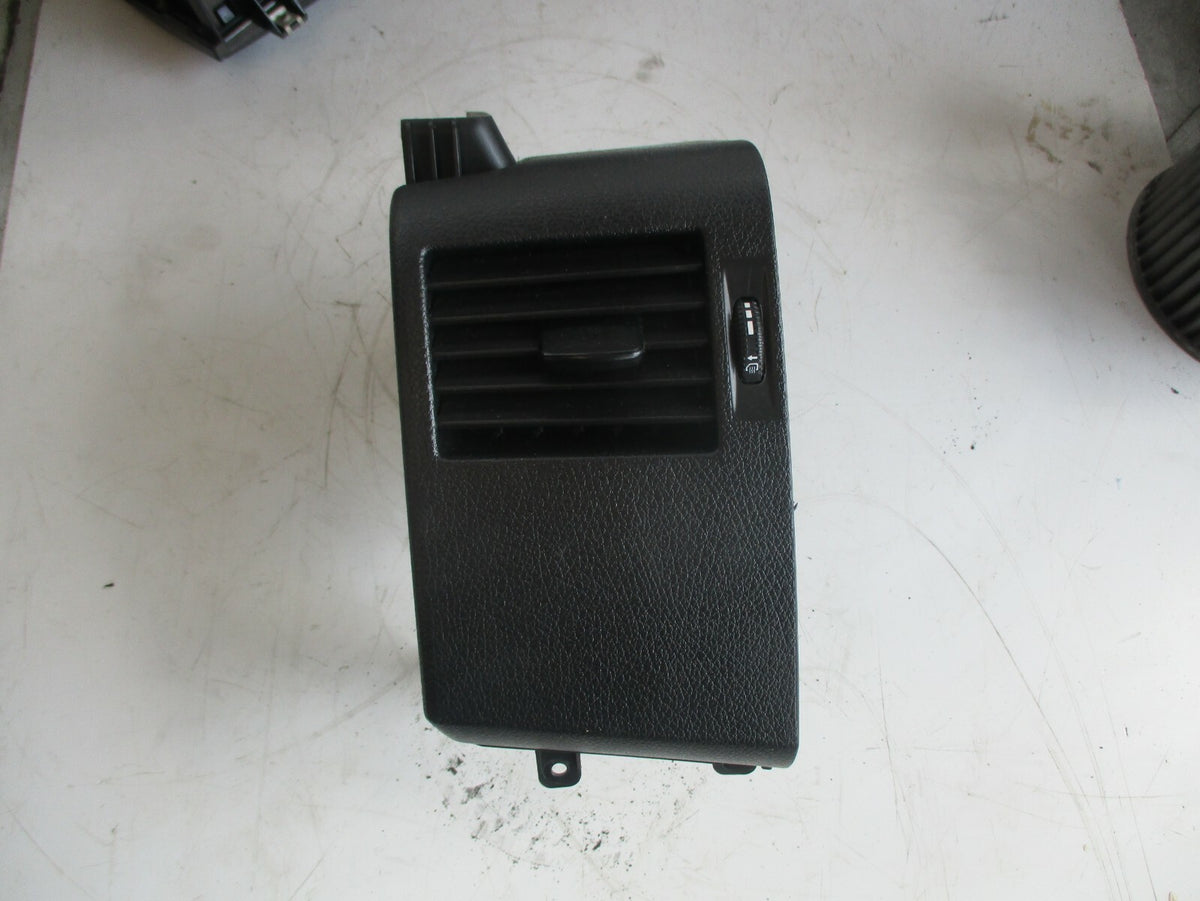 MERCEDES SPRINTER W906 MK2 NS PASSENGER SIDE DASHBOARD SIDE AIR VENT A9068300654
