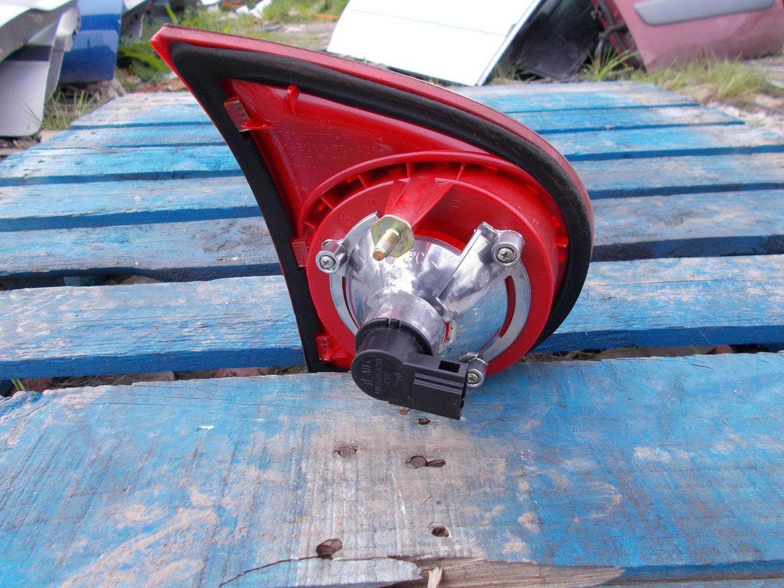 VOLKSWAGEN GOLF MK5 03-09 OS DRIVER SIDE REAR TAILGATE LIGHT 1K6945094F