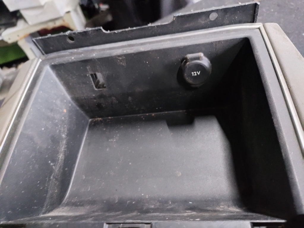 CITROEN C5 AIRCROSS 2020 CENTRE CONSOLE 12 V SOCKET