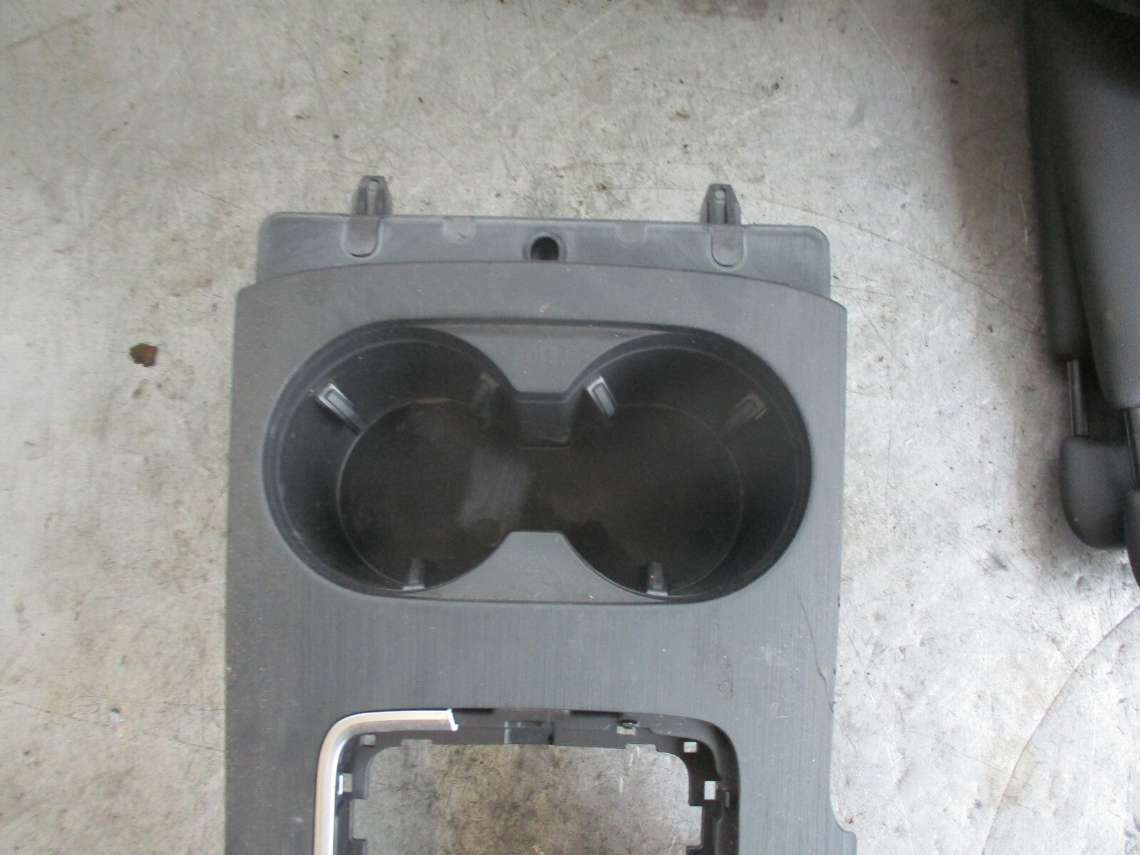 AUDI A3 8V (MK3) CENTRE CONSOLE SURROUND TRIM & CUP HOLDERS 8V2864261A
