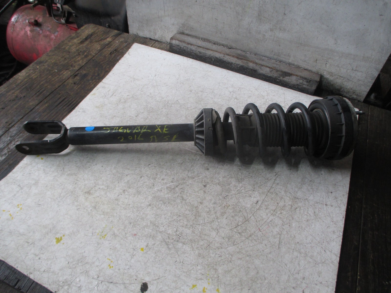 JAGUAR XE X760 2017  NSF PASSENGER SIDE FRONT SHOOK ABSORBER GX7318B036KC
