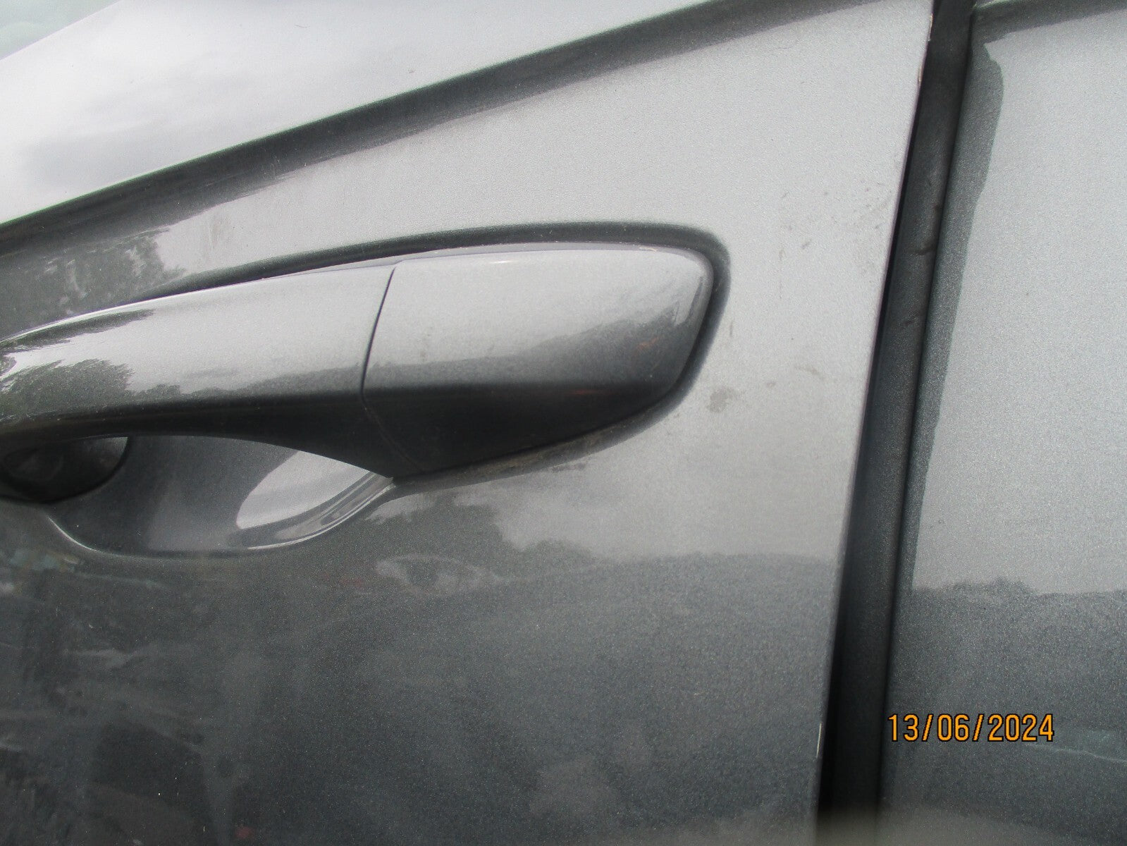 2020 VW VOLKSWAGEN T ROC NS PASSENGER FRONT EXTERIOR DOOR HANDLE GREY MET LR7H