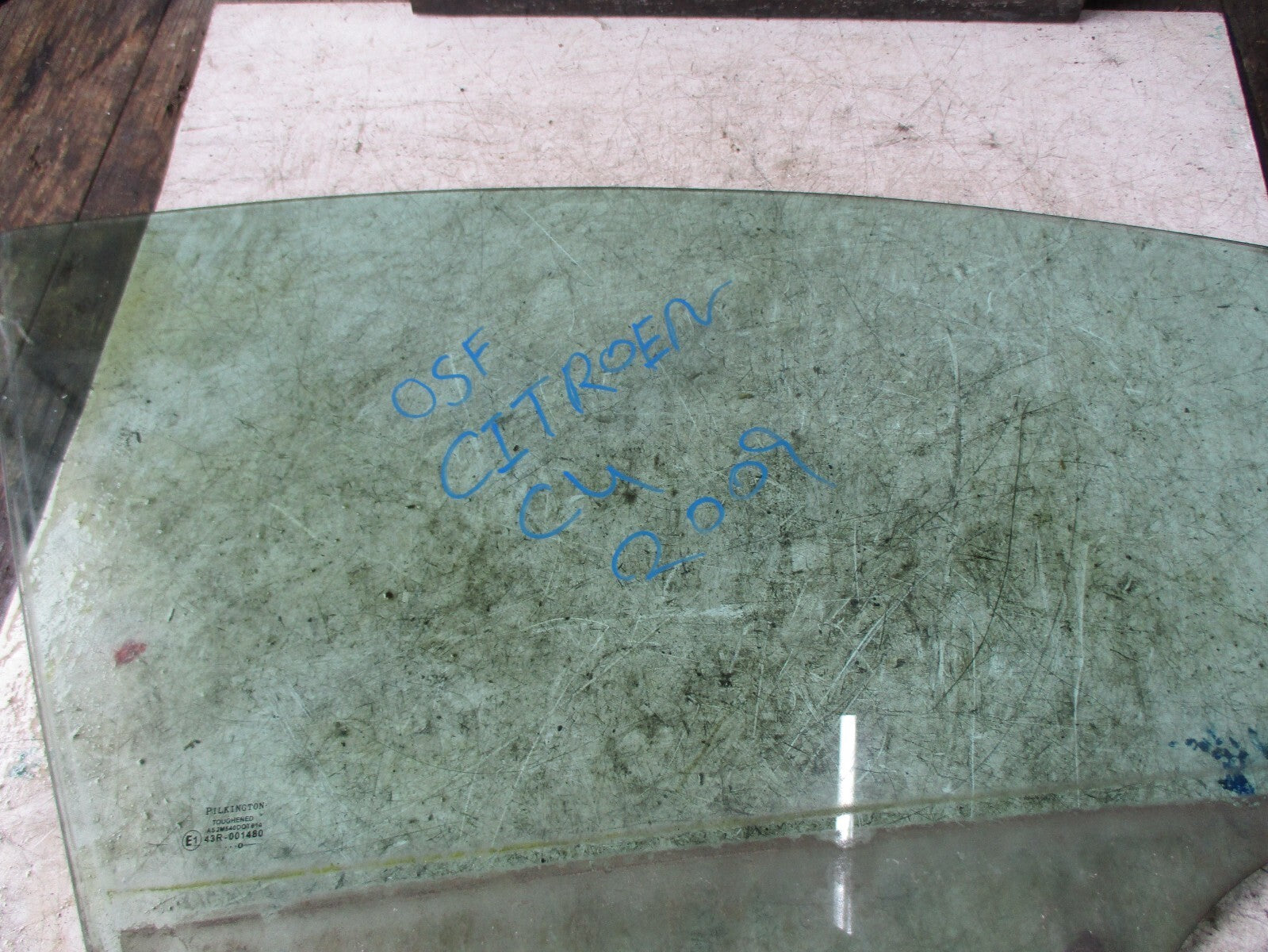 CITROEN C4 MK1 2009 OSF DRIVER SIDE FRONT DOOR WINDOW GLASS
