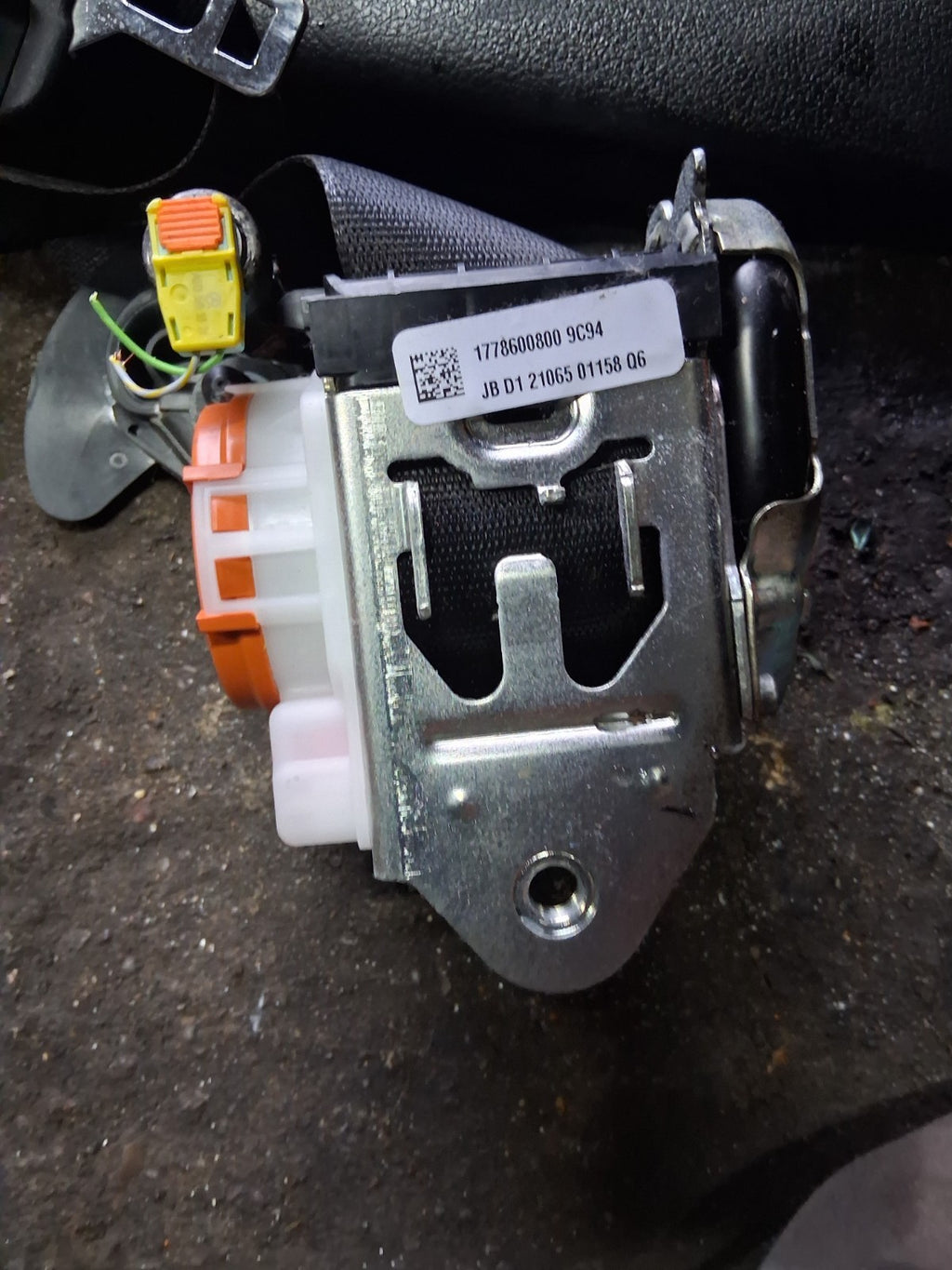 2021 MERCEDES A CLASS V177 OSF DRIVER SIDE FRONT RIGHT SEAT BELT 1778600800