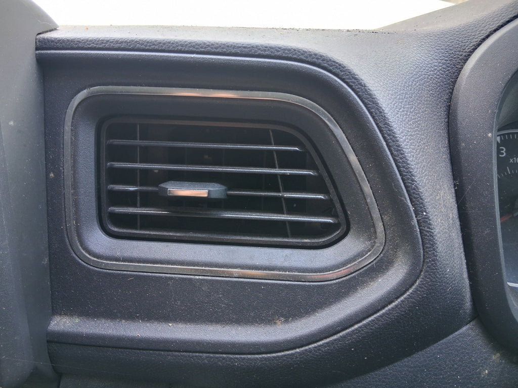 2024 RENAULT MASTER MK3 OS DRIVER SIDE MIDDLE DASH AIR VENT