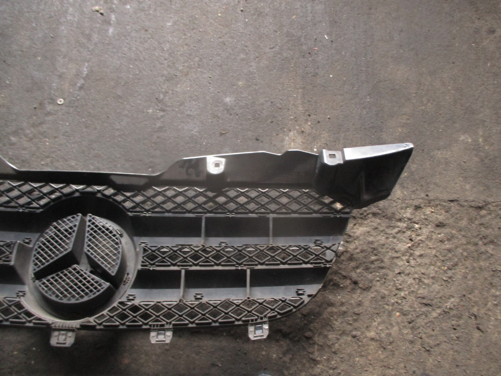 2013 MERCEDES SPRINTER W906 FRONT CENTRE GRILLE BLACK A90688003