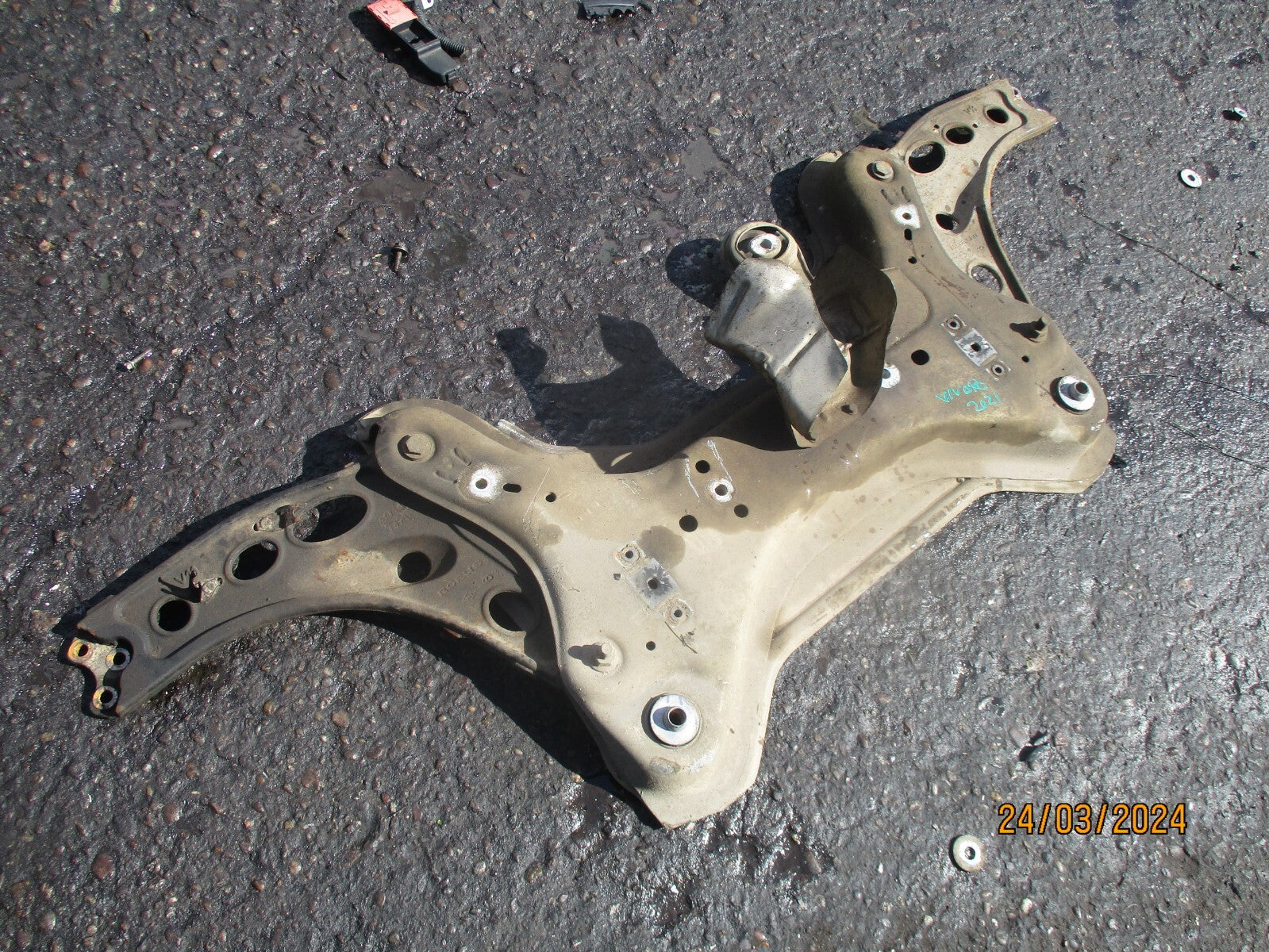 VAUXHALL VIVARO MK2 X82 2017 1.6 DIESEL FRONT SUBFRAME 93459571 544016605R