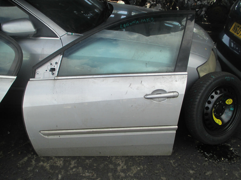 RENAULT LAGUNA MK3 2008 NSF PASSENGER SIDE FRPNT COMPLETE DOOR SILVER