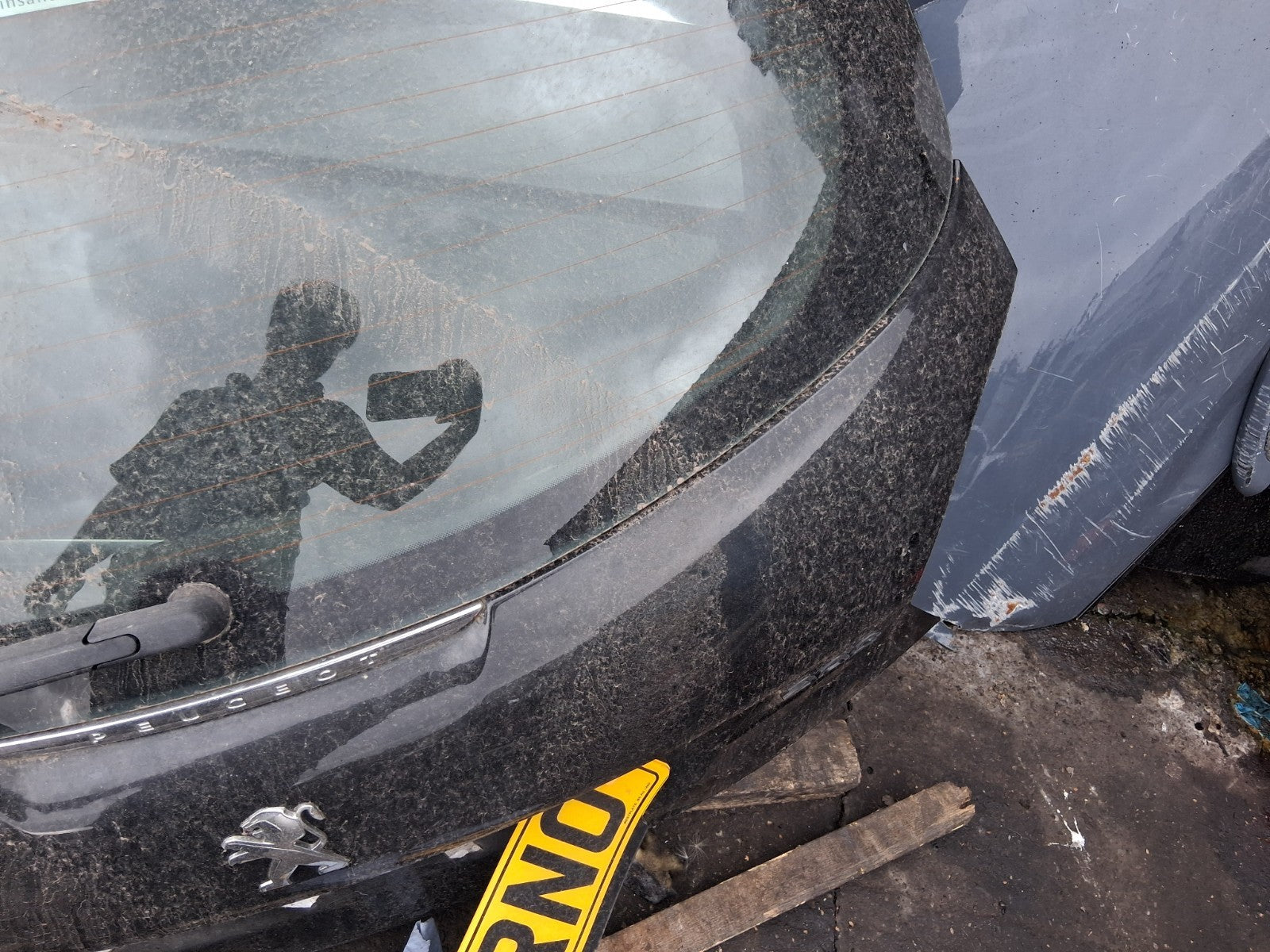 2014 PEUGEOT 208 COMPLETE REAR BOOTLID TAILGATE PEARL BLACK KTV