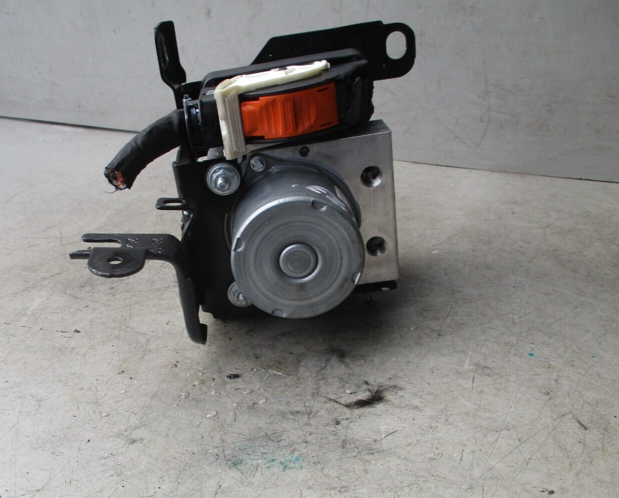 2023 PEUGOET PARTNER ABS PUMP & MODULATOR 9845080780