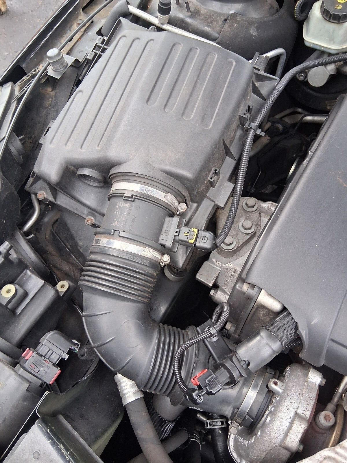 2011 VAUXHALL INSIGNIA ESTATE MK1 2.0 DIESEL AIR FILTER BOX HOUSING